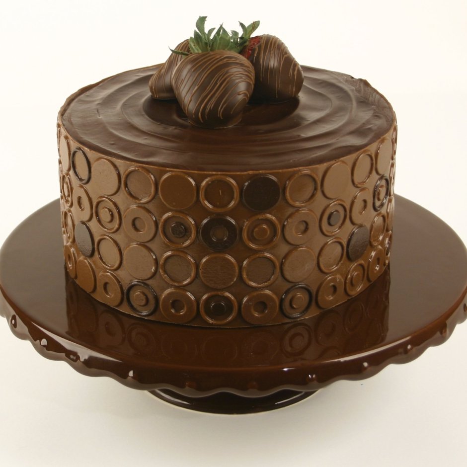 Украшение торта шоколадными пуговицами