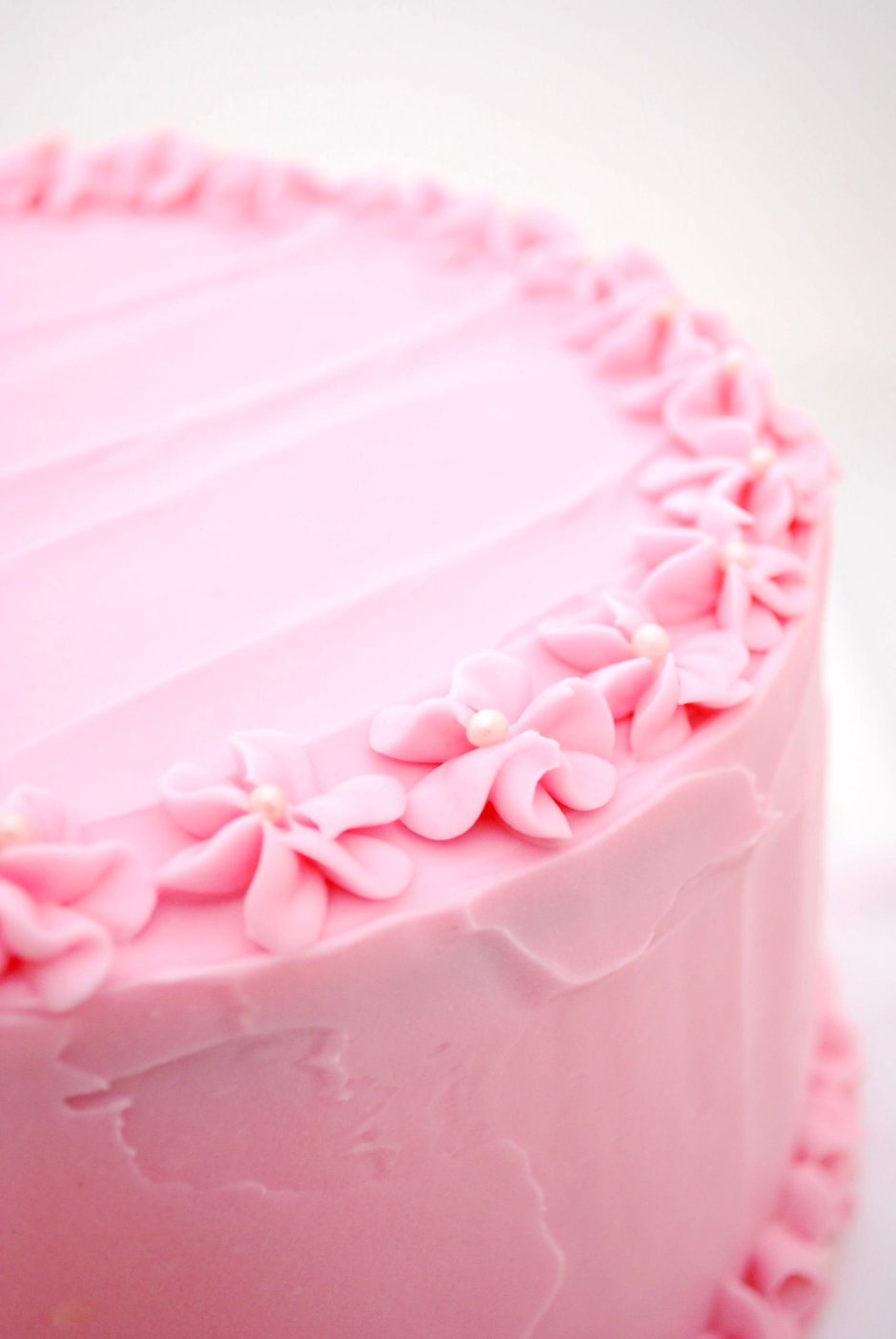 Красивый розовый торт