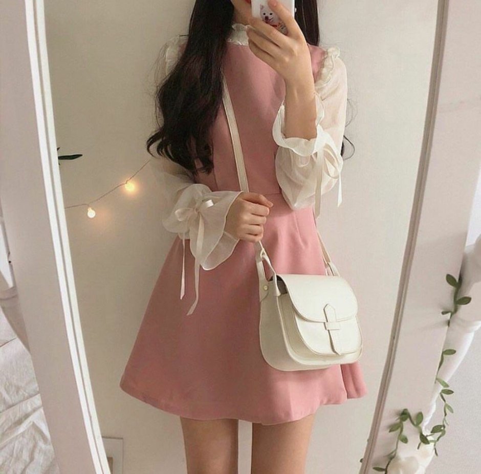 Розовое платье для вечеринки