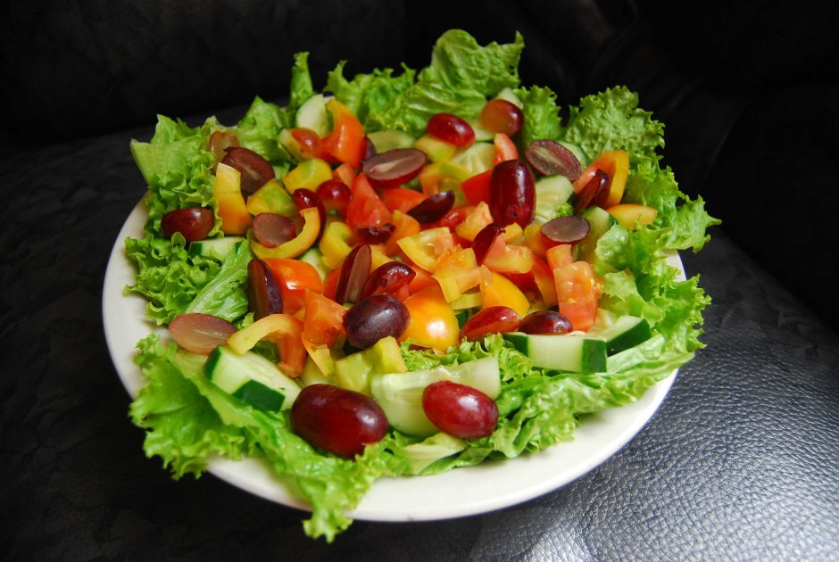 Яркий овощной салат
