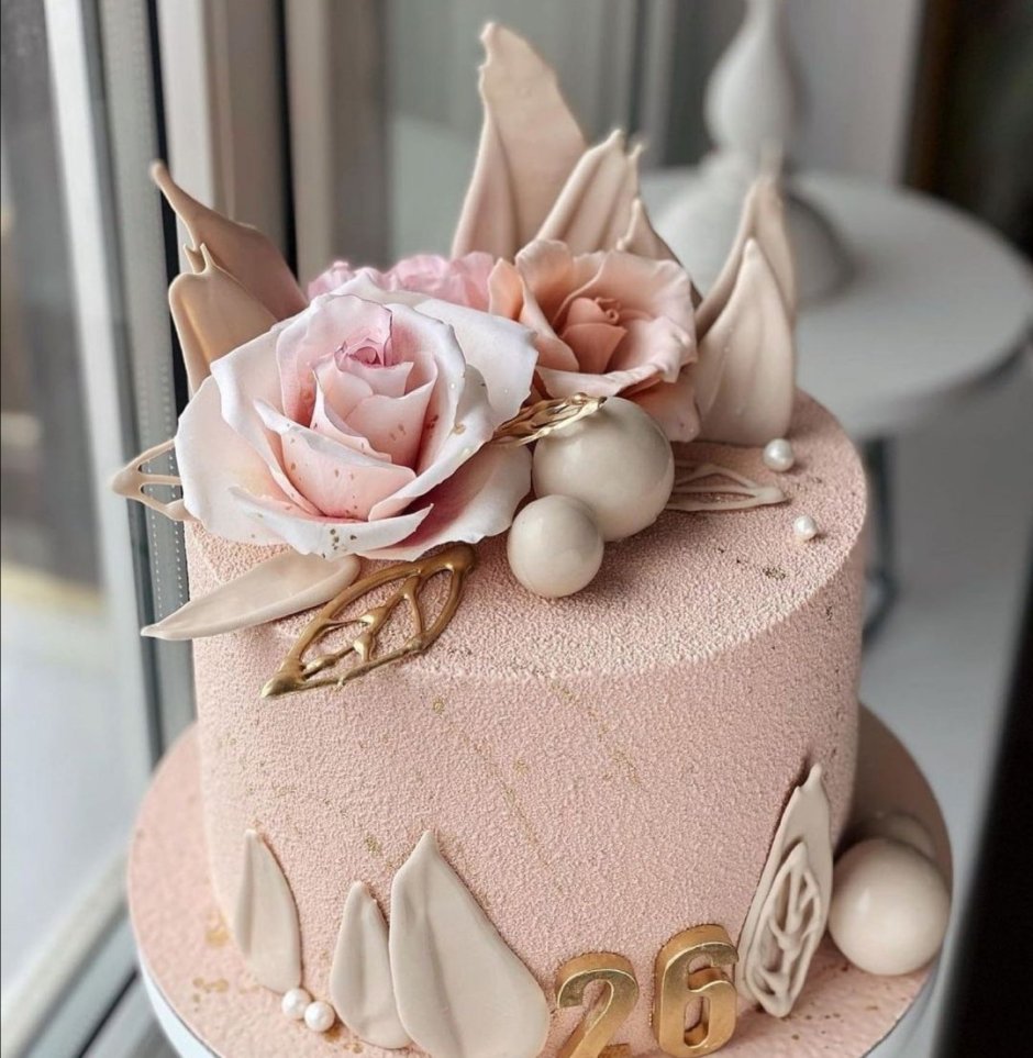 Торт розово золотой
