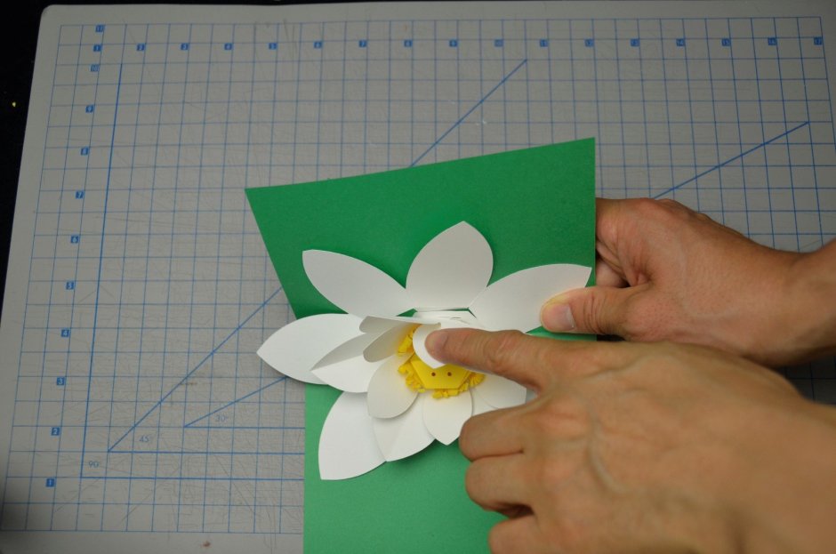 Простые объёмные цветы на открытку