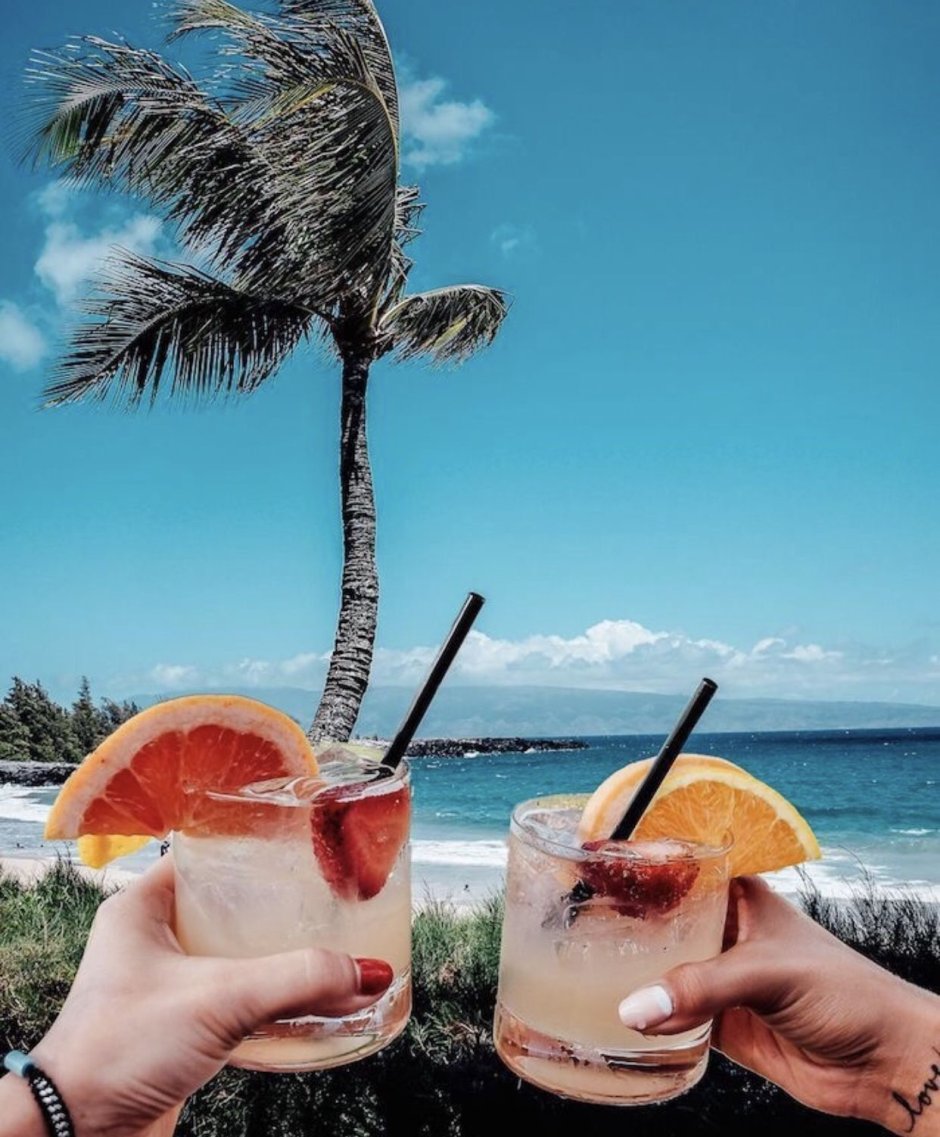 Море пальмы коктейль