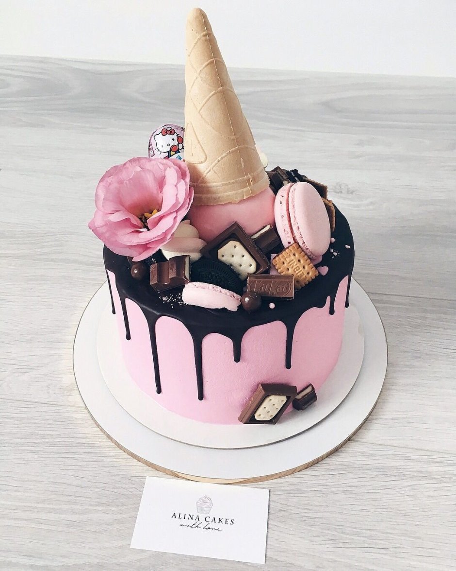 Торт на день рождения с рожком