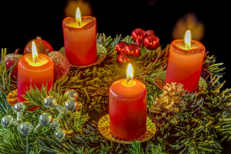 Свечи горящие Рождественские