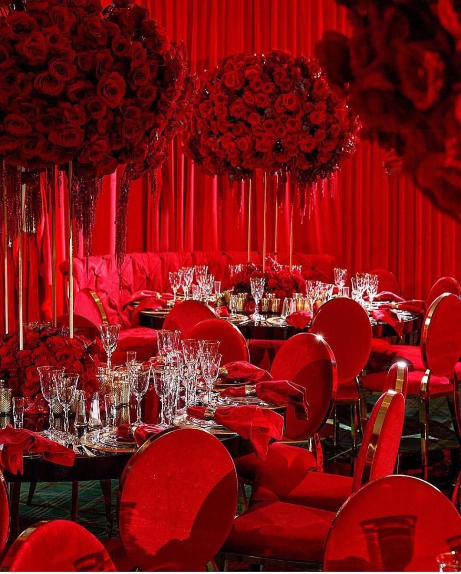 Декор свадебный зала красный