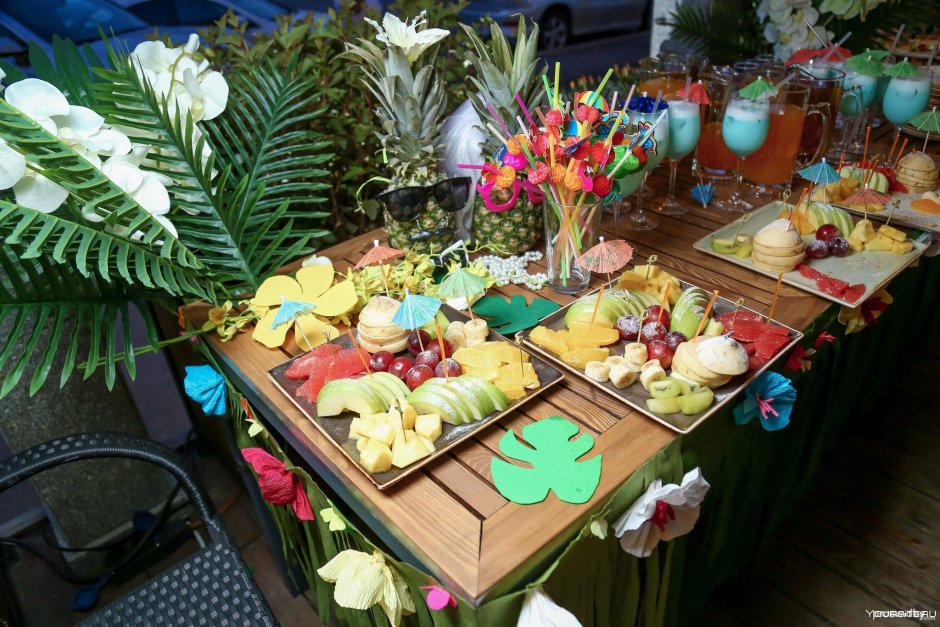 Гавайская вечеринка стол