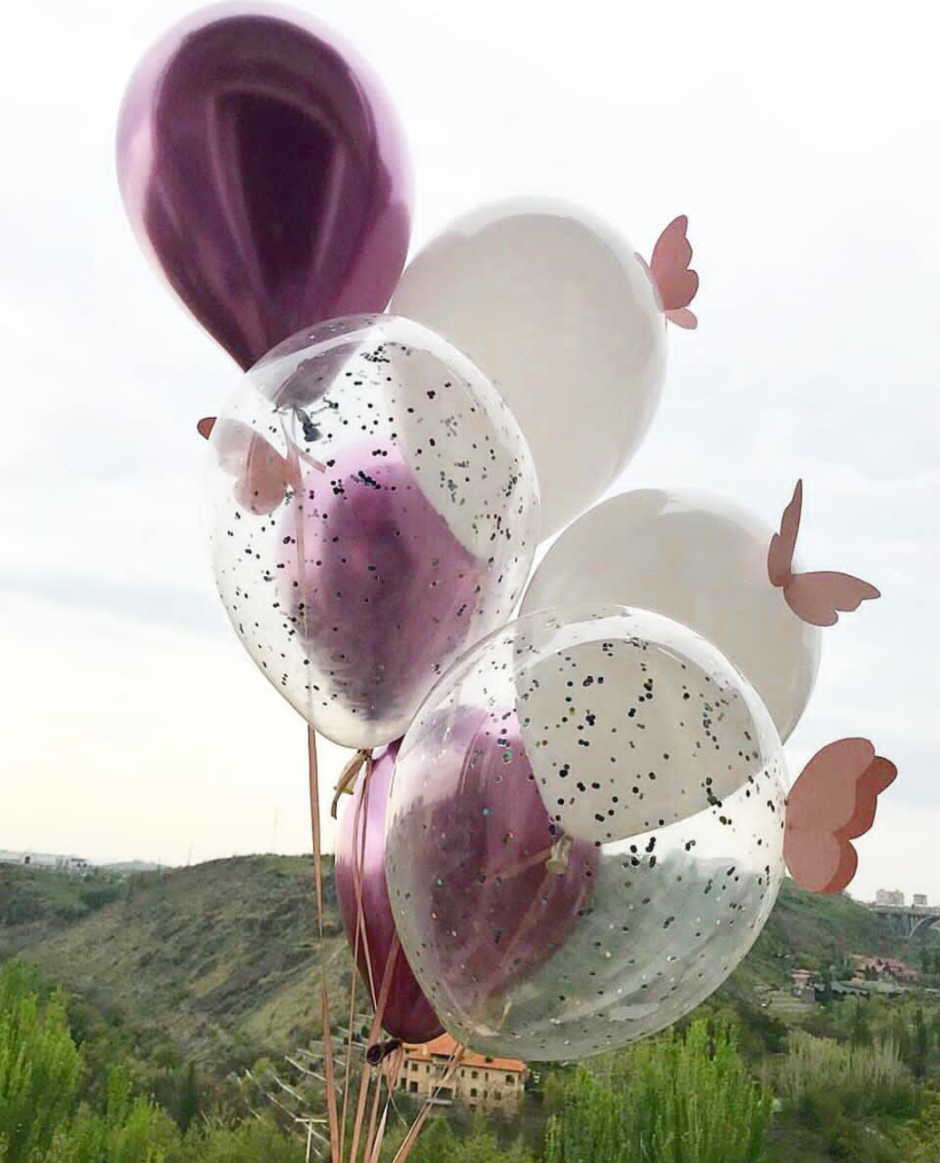 Цветы в шарике воздушном