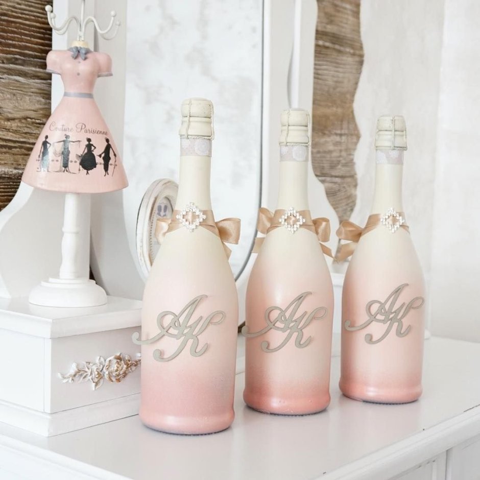Крашеные бутылки для свадьбы