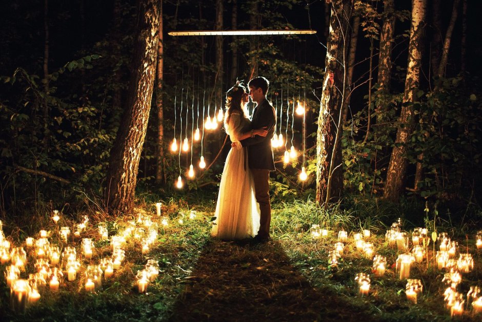 Свадьба в лесу ночью