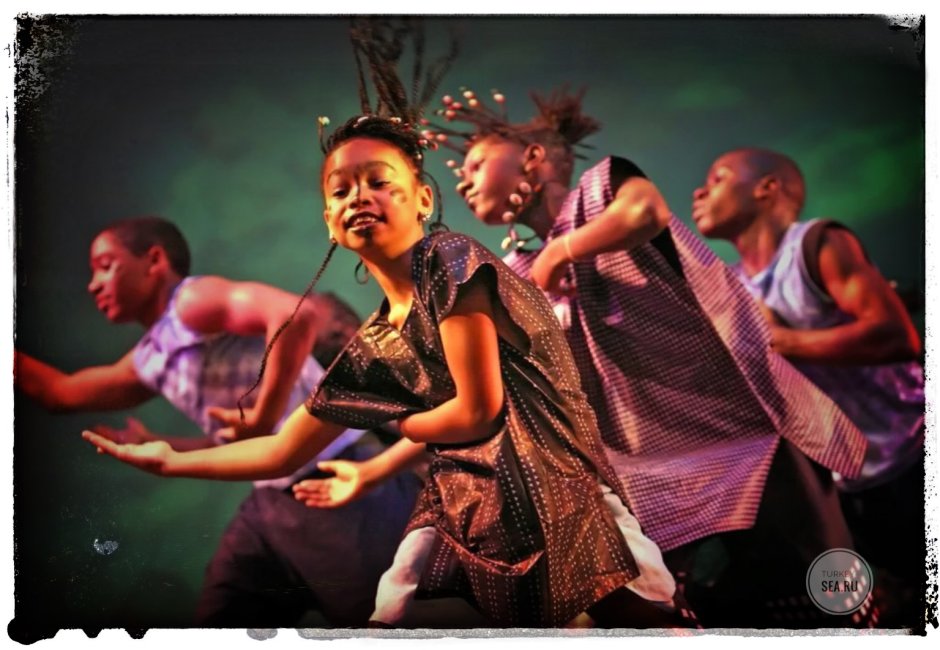 Африканские танцоры