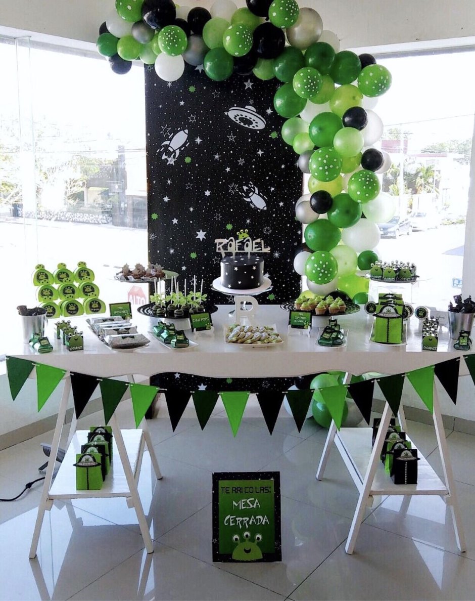 Вечеринка в зеленом стиле