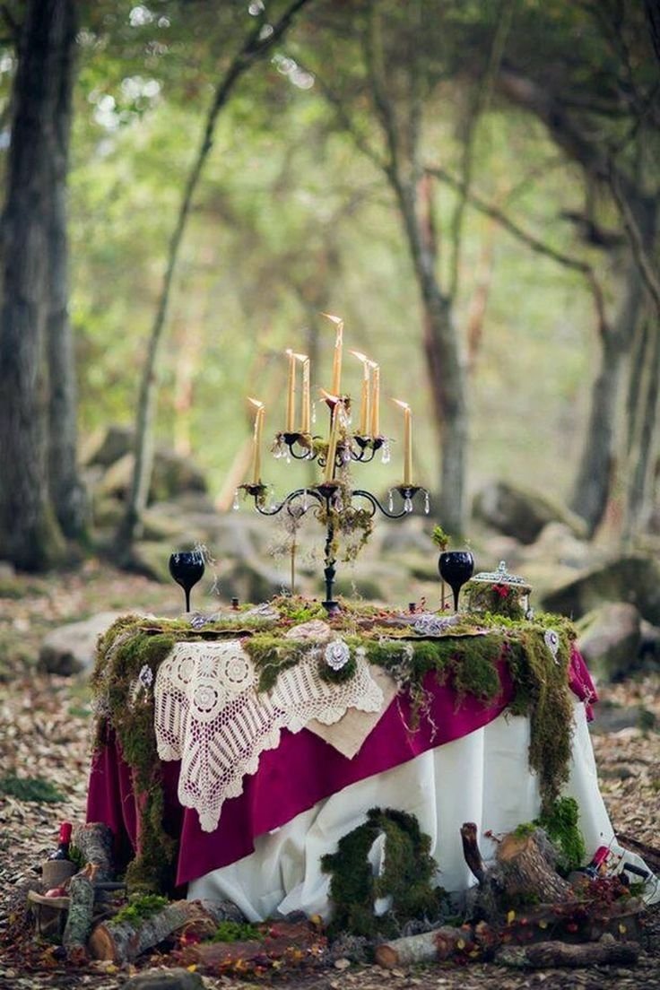 Свадебный декор в лесу