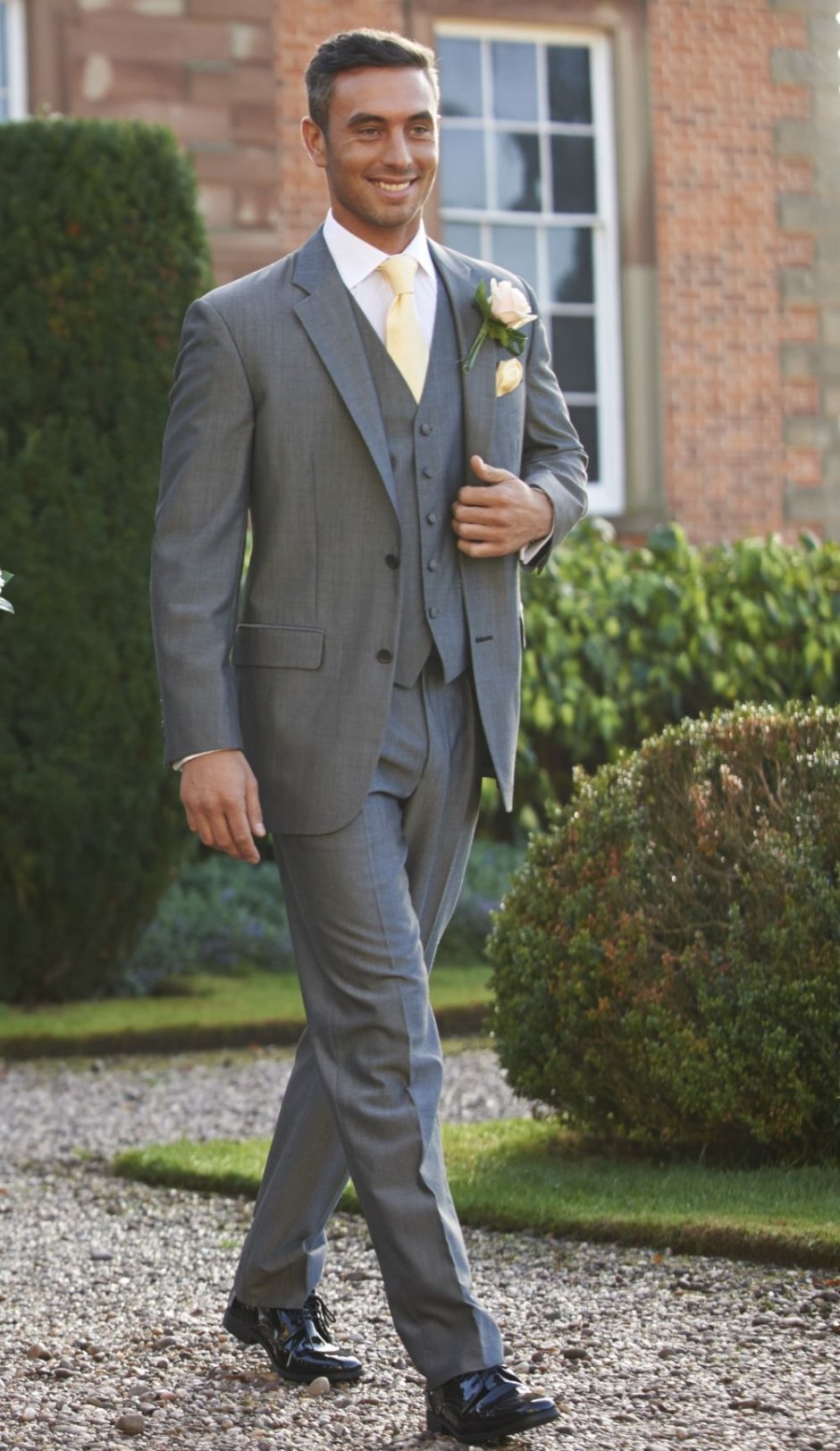 Серый костюм на свадьбу