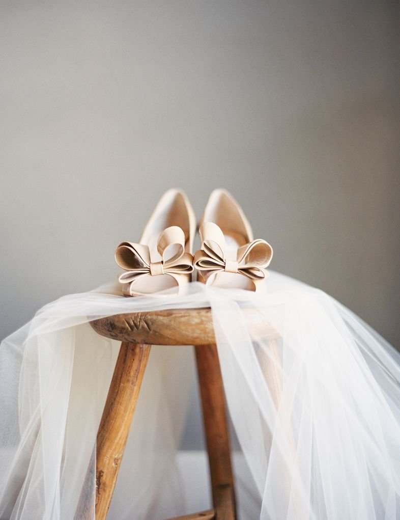Свадебные туфли и фата
