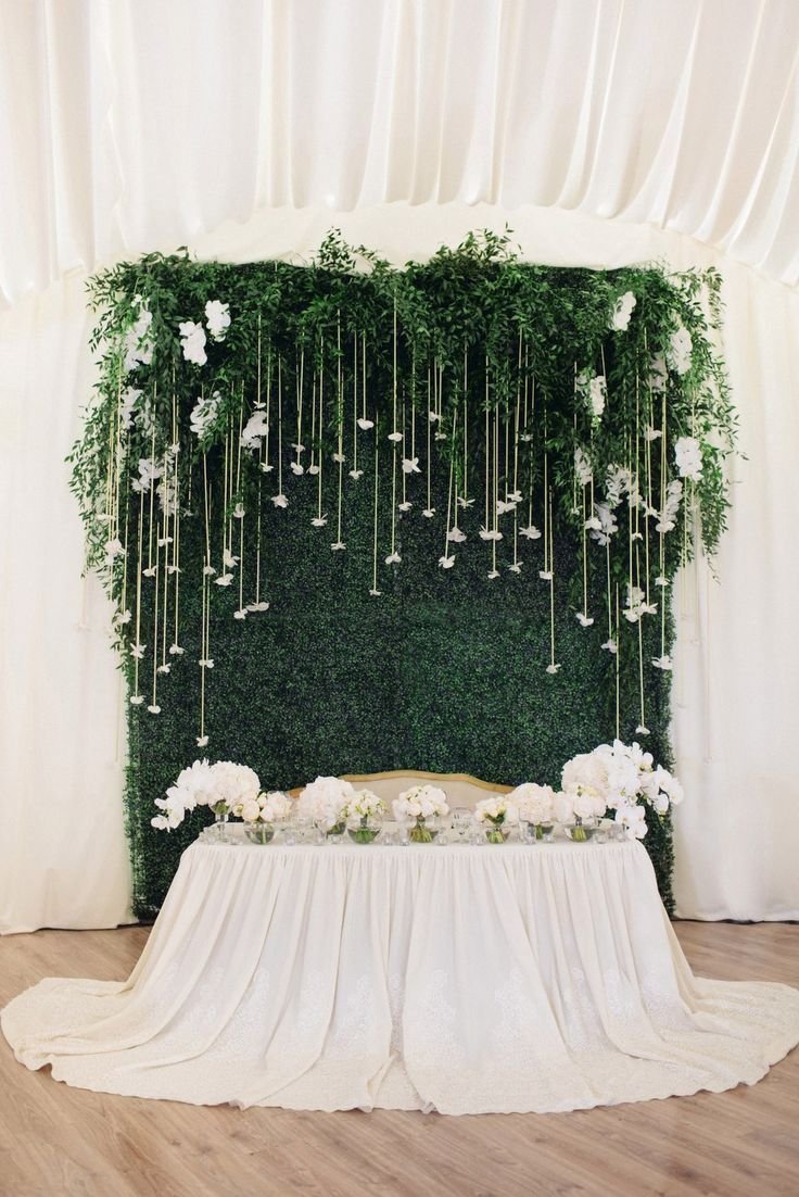Свадебный президиум в зеленом цвете