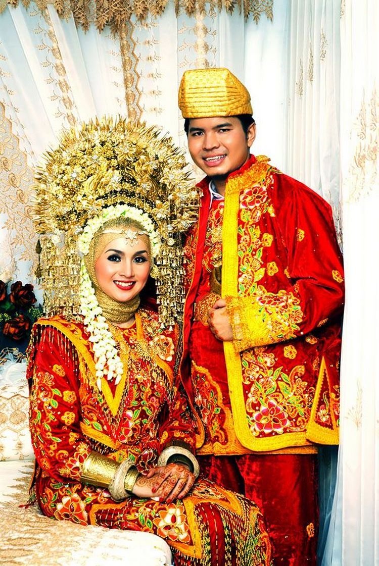 Свадебный наряд у индонезийцев