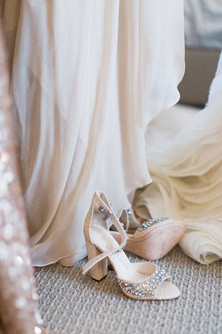 Свадебный наряд для невесты обувь