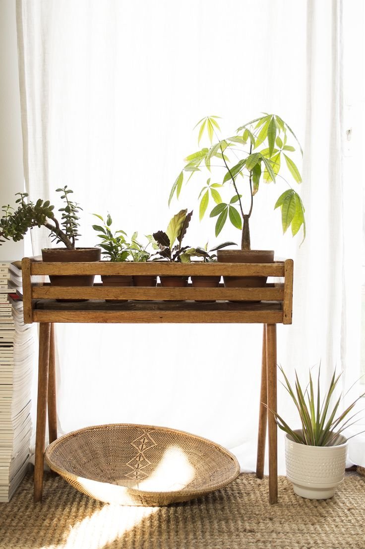 Столик для растений