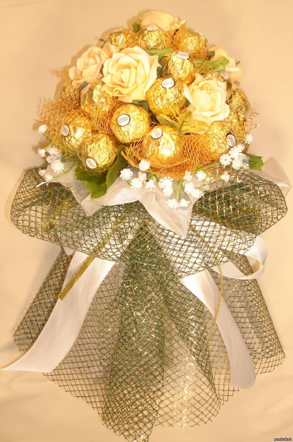 Оригинальные букеты на свадьбу в золотом цвете