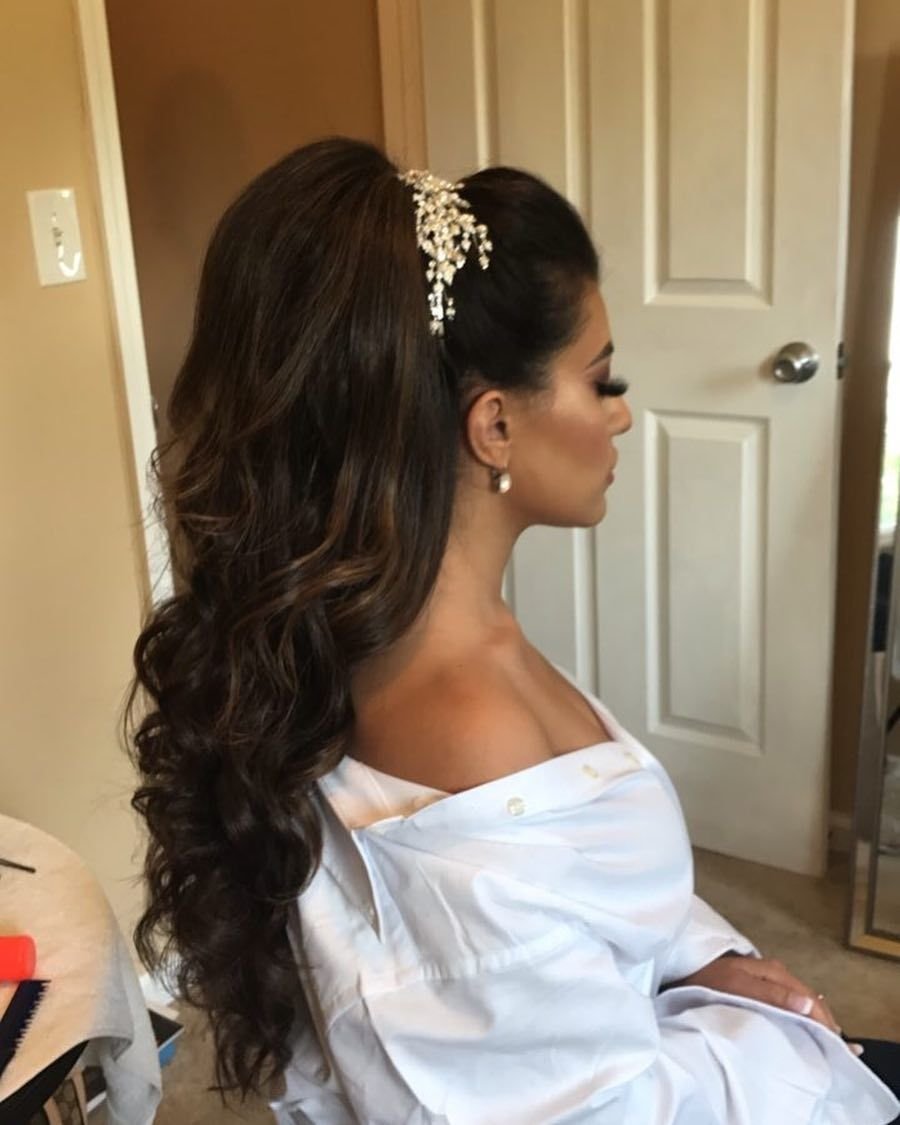 Прическа хвост на длинные волосы на свадьбу