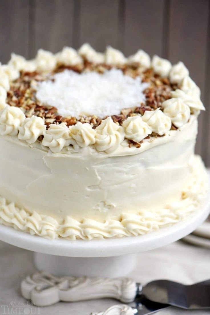Украшение белого торта