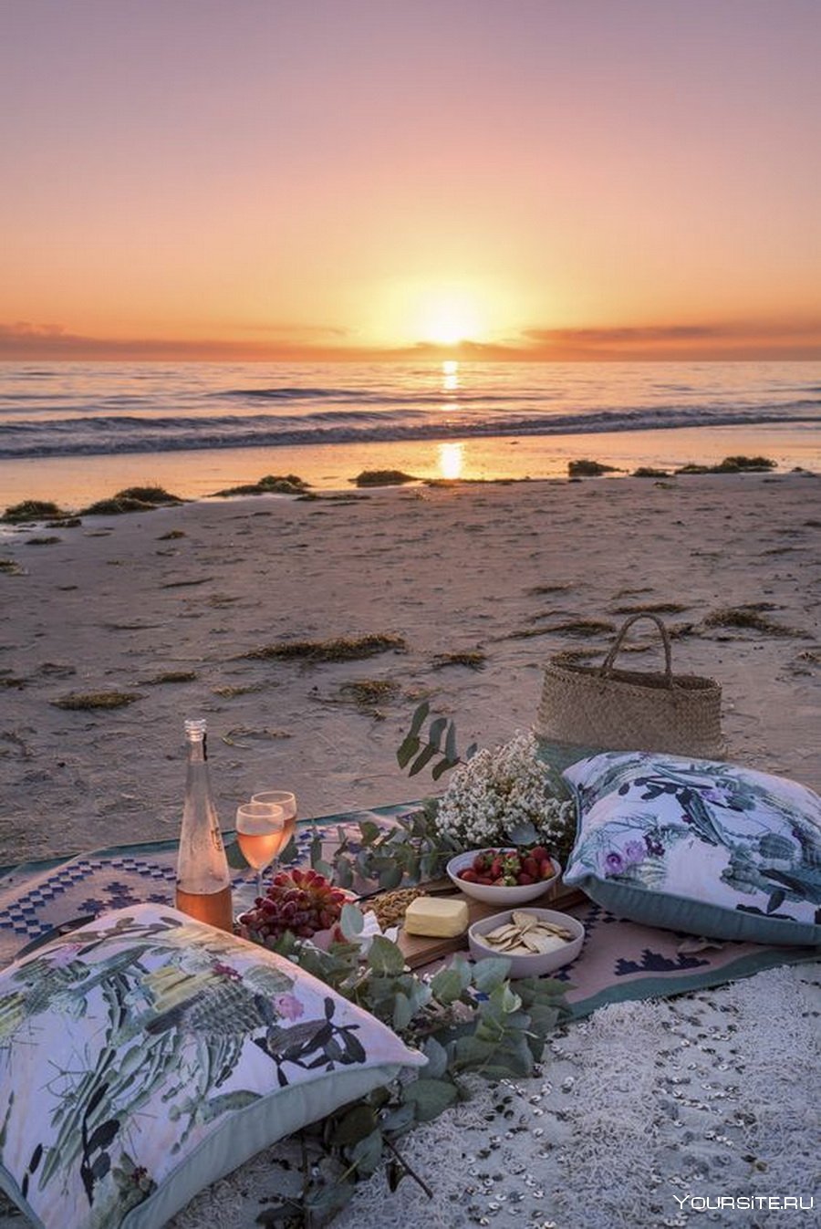 Романтический пикник на пляже