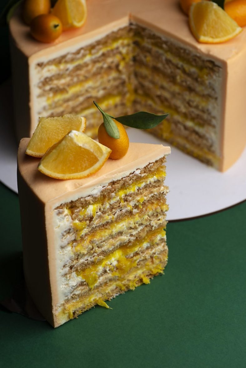 Торт медовик с апельсиновым конфи