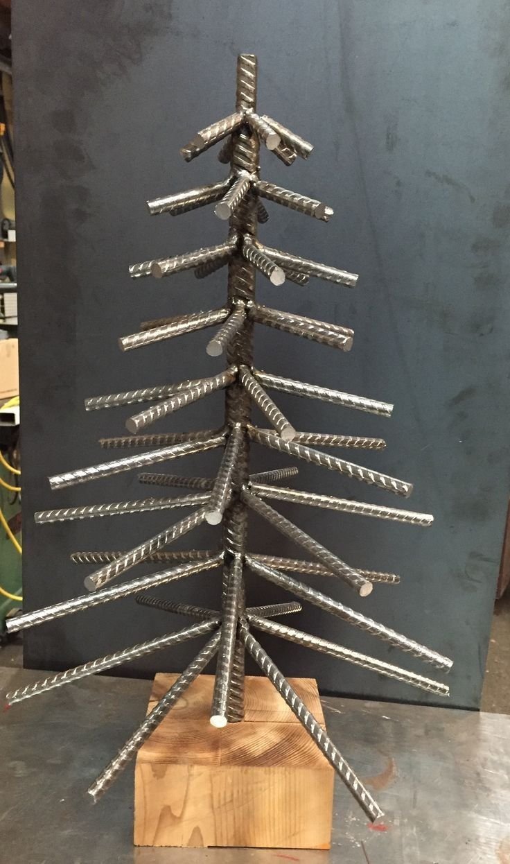 Креативная елка из металла