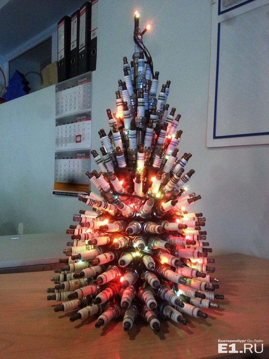 Креативная Новогодняя елка в офисе