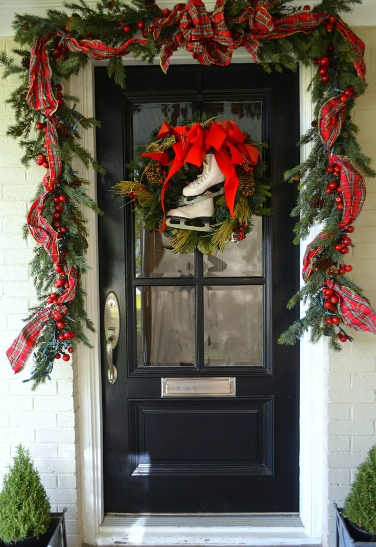 Рождественское украшение на входную дверь