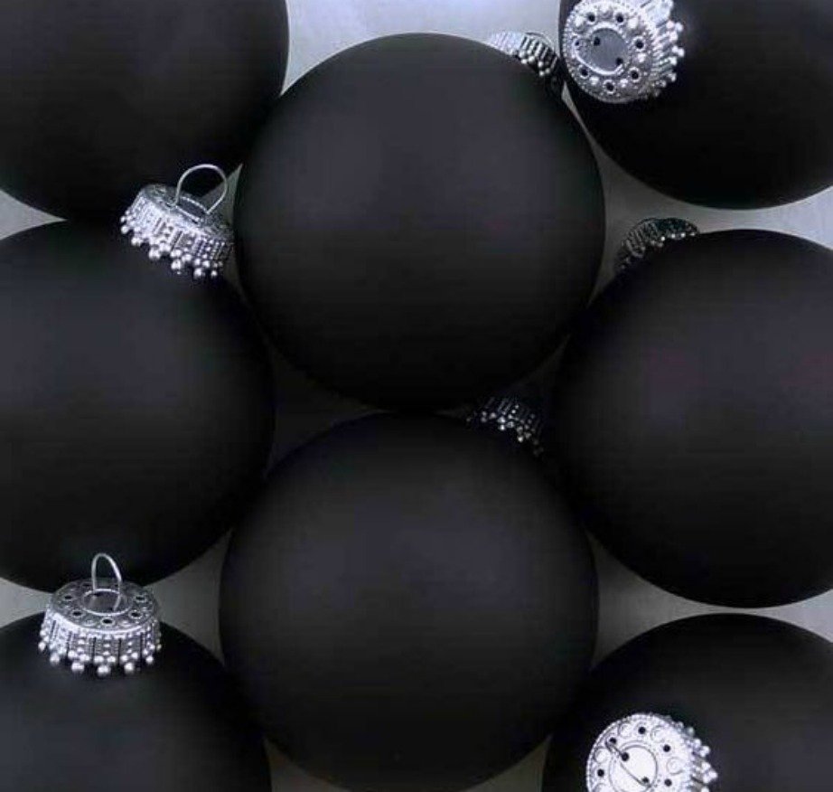Черные елочные шары