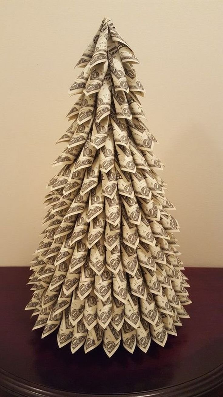 Новогодняя елка из денег