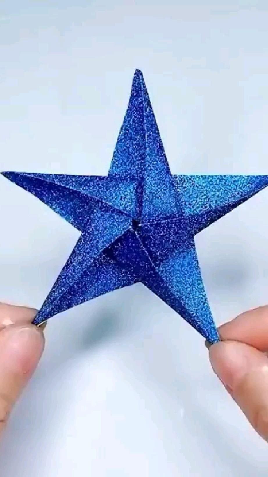 Объемные звезды из бумаги новогодние голубые