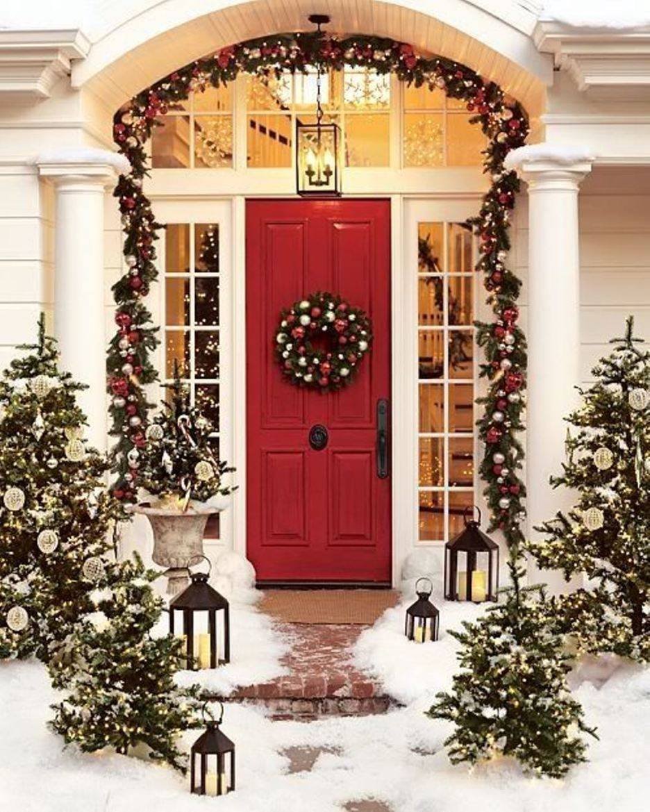 Новогодний декор входной двери