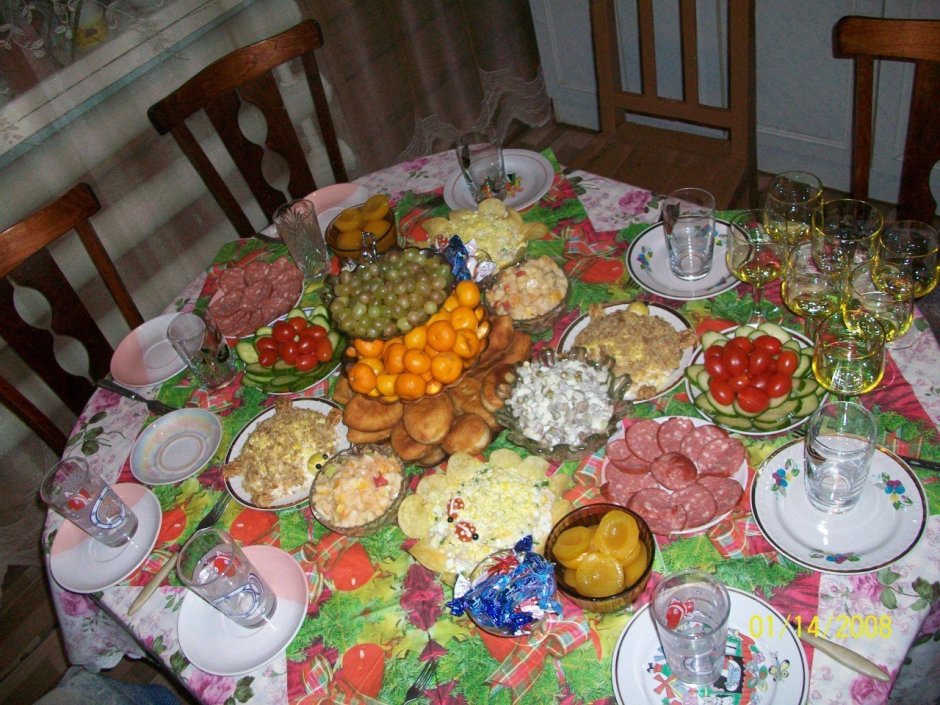 Деревенский праздничный стол