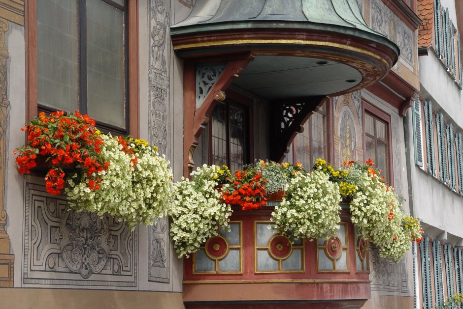 Красивые цветочные балконы