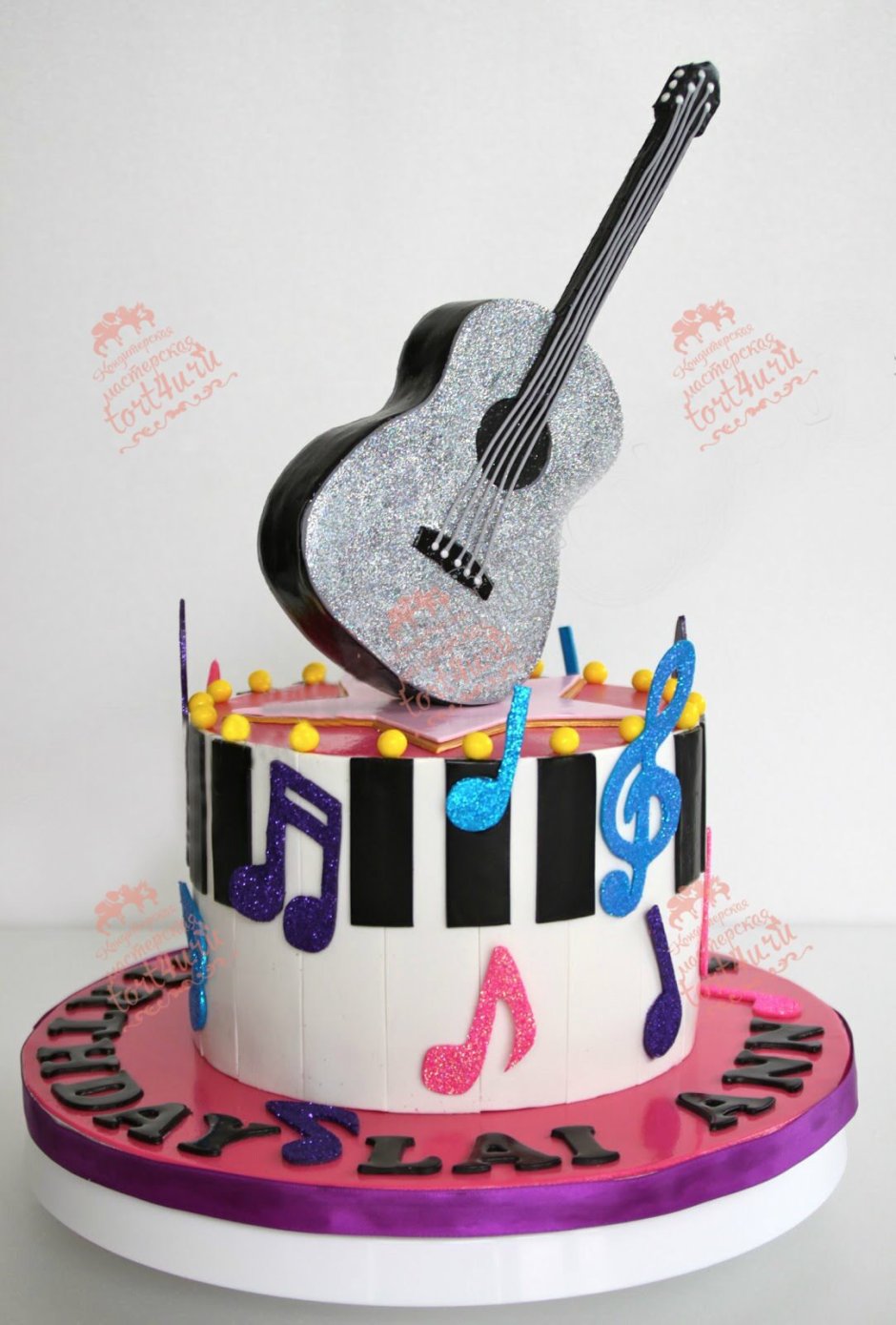 Торт с гитарой для девочки