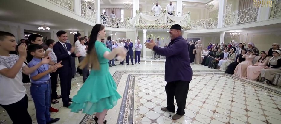 Чеченские девушки на свадьбе