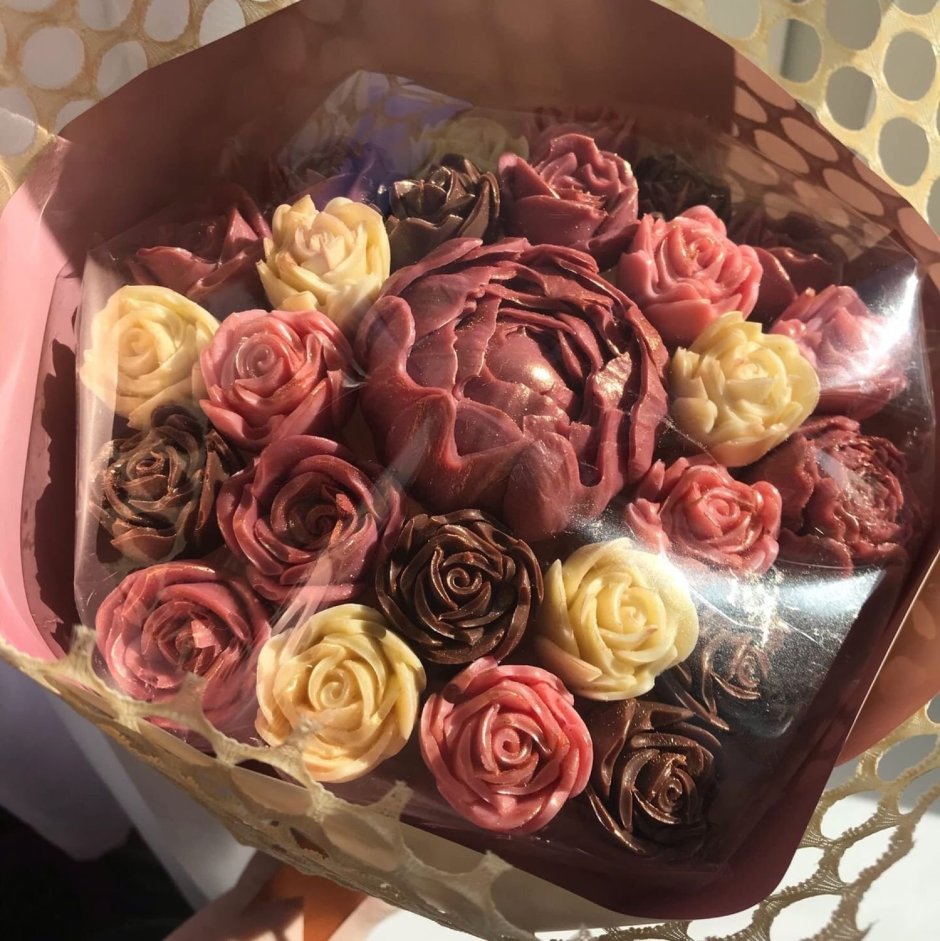 Букеты из бельгийского шоколада розы
