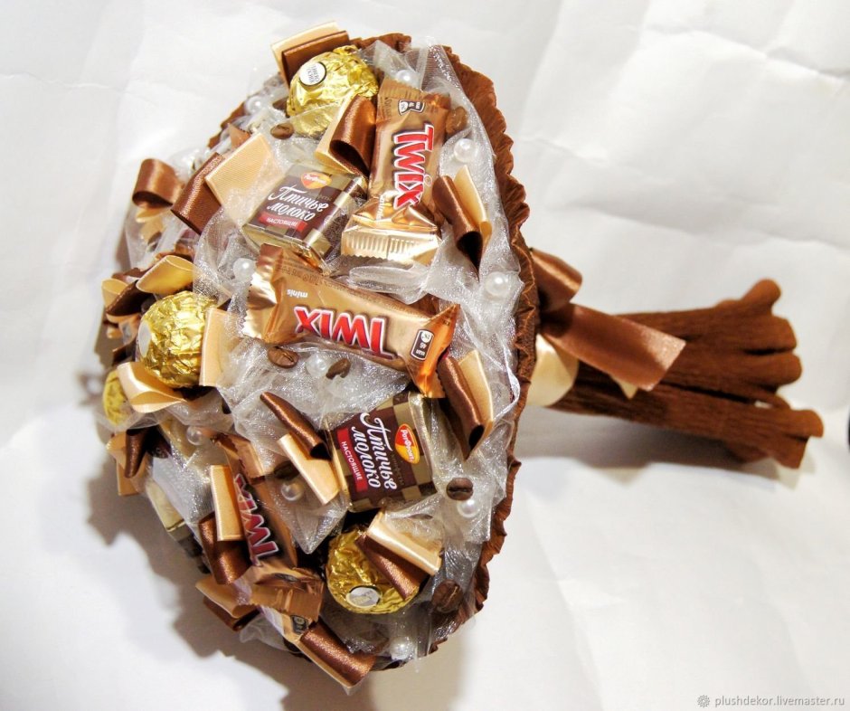 Букет из шоколадных батончиков