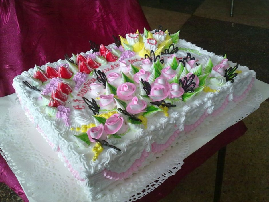 Торт прямоугольный с тюльпанами