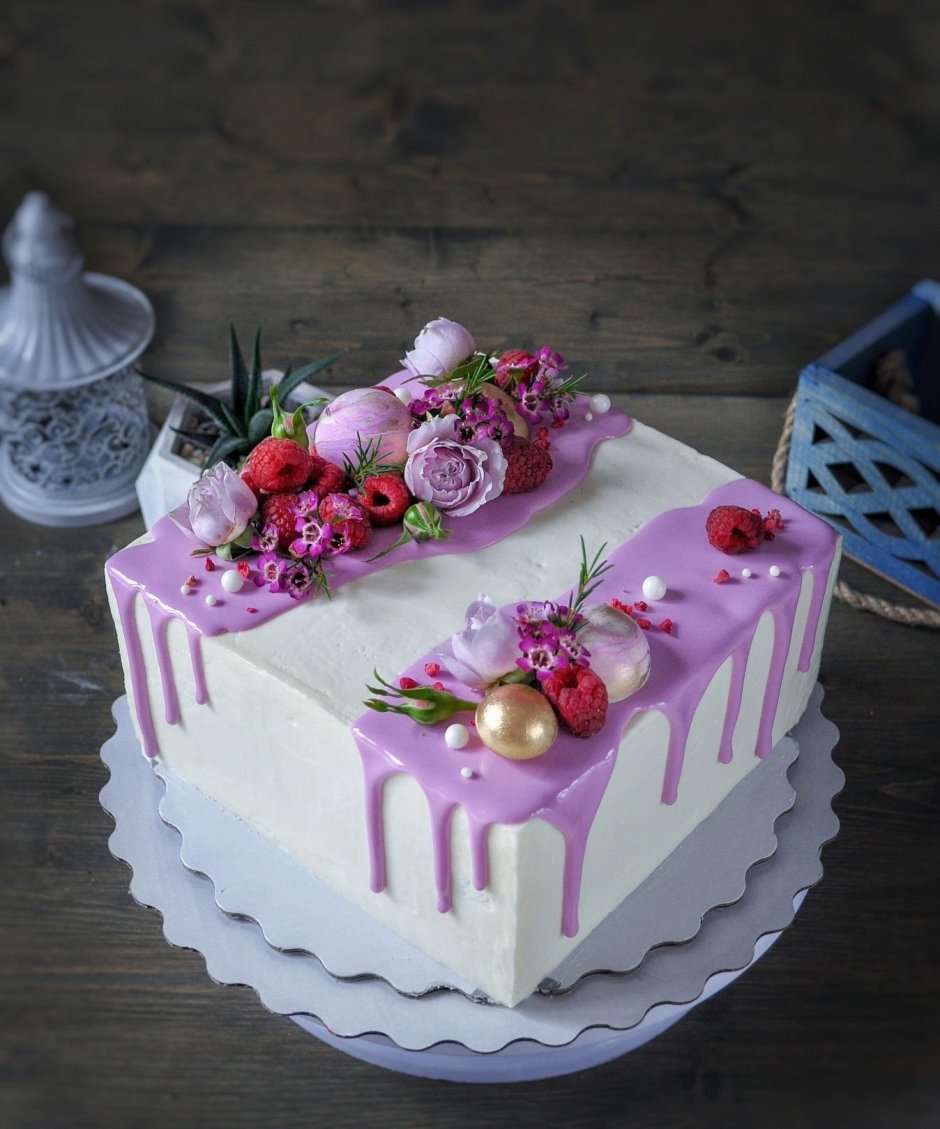 Квадратный розовый торт