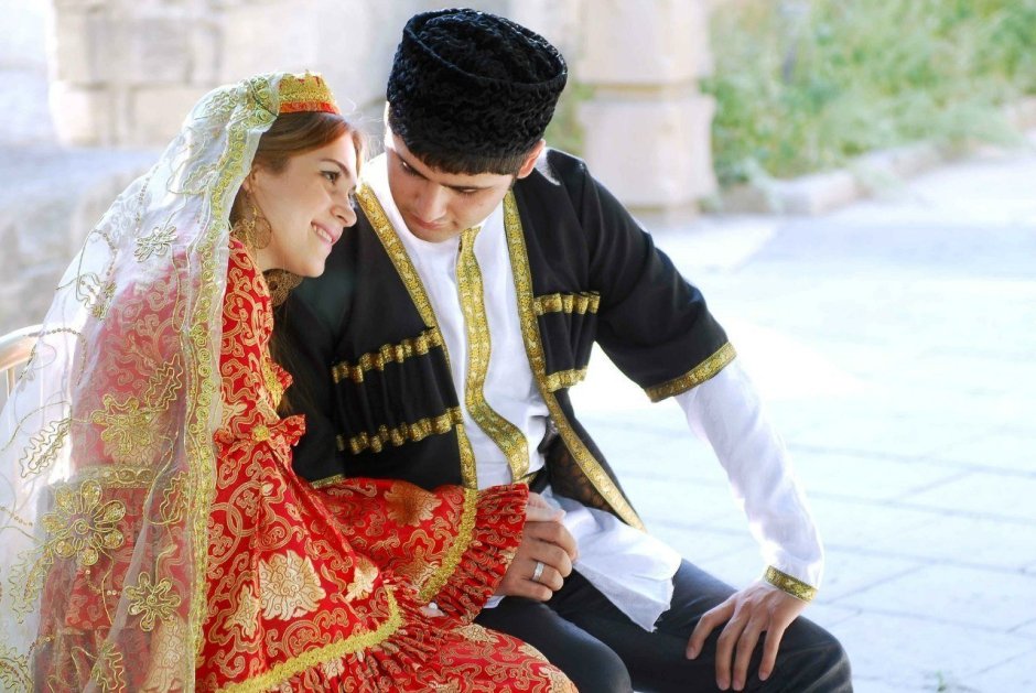 Джорабы — азербайджанский национальный костюм.