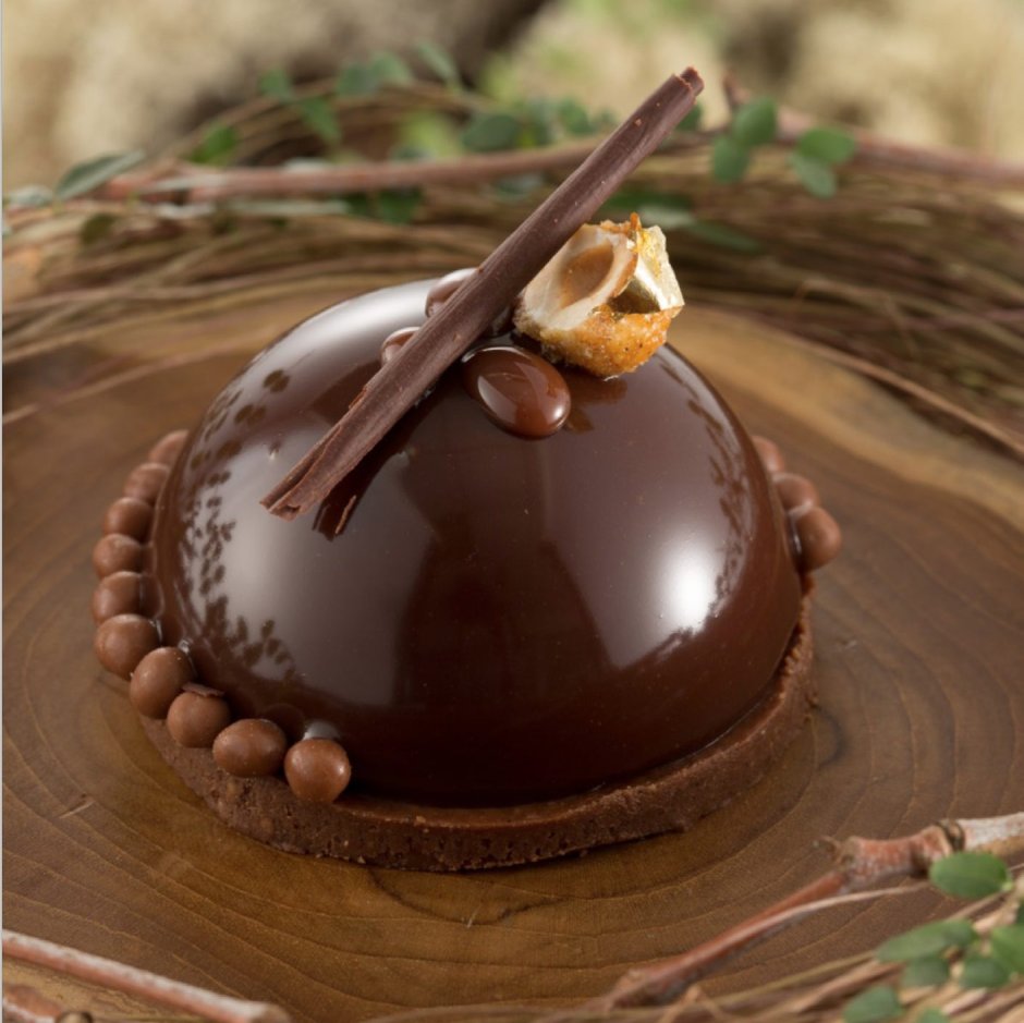 Десерт в шоколадной глазури