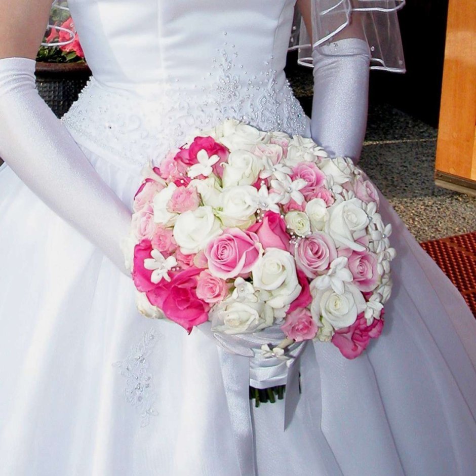 Свадебные платья с цветами букет