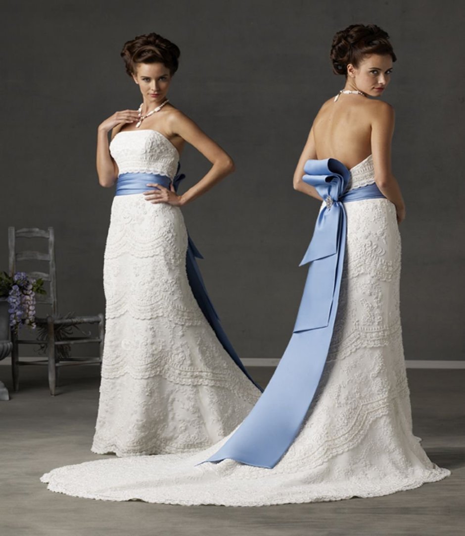 Свадебные платья с голубым бантом