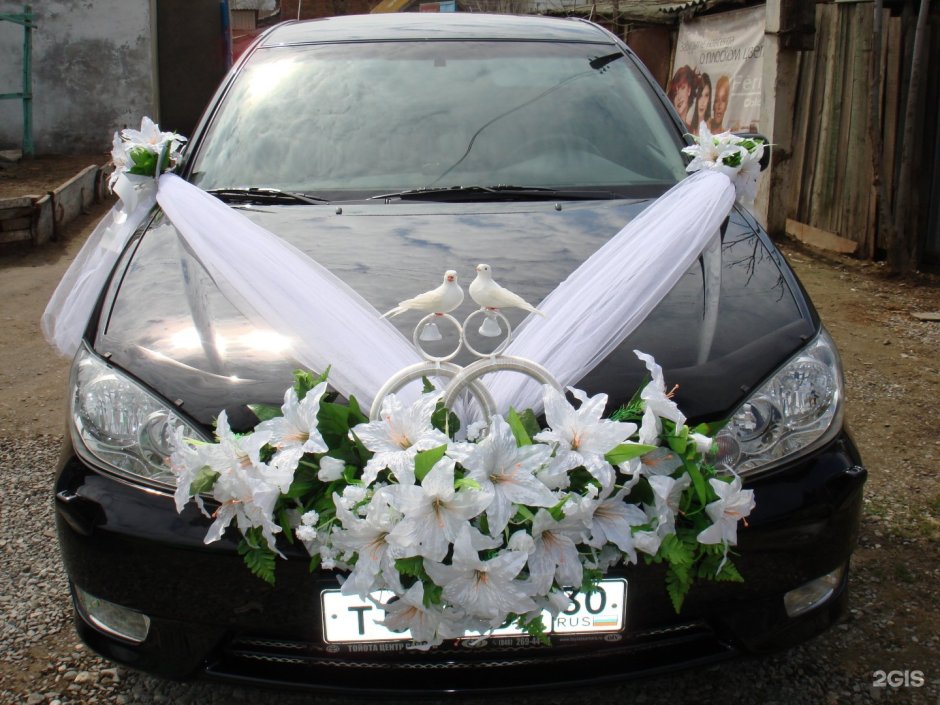 Украшение машины невесты