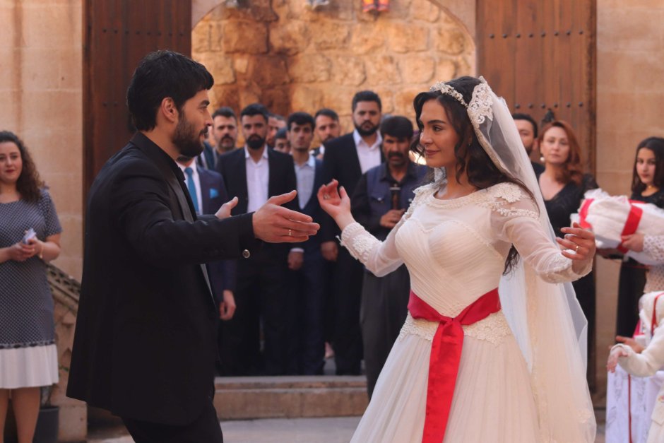 Ветреный турецкий сериал свадебный танец