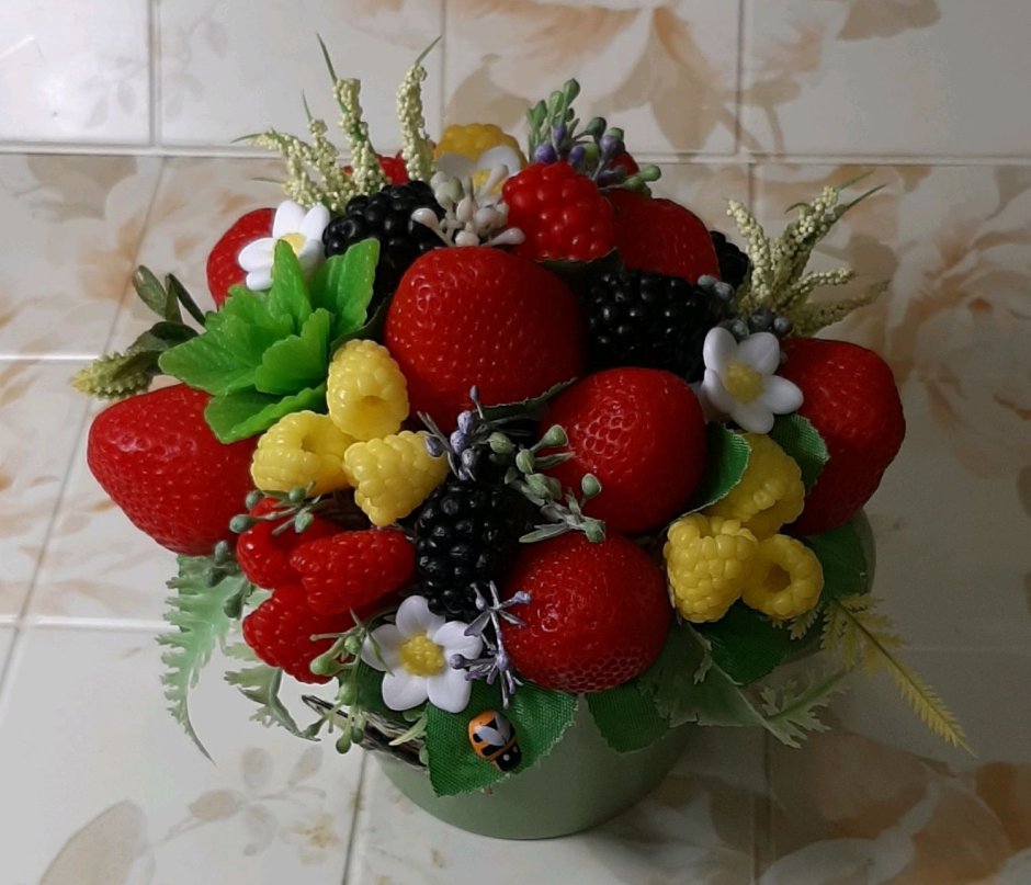 Мыльные букеты с ягодами